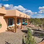 Santa Fe Sanctuary With Views At Every Turn